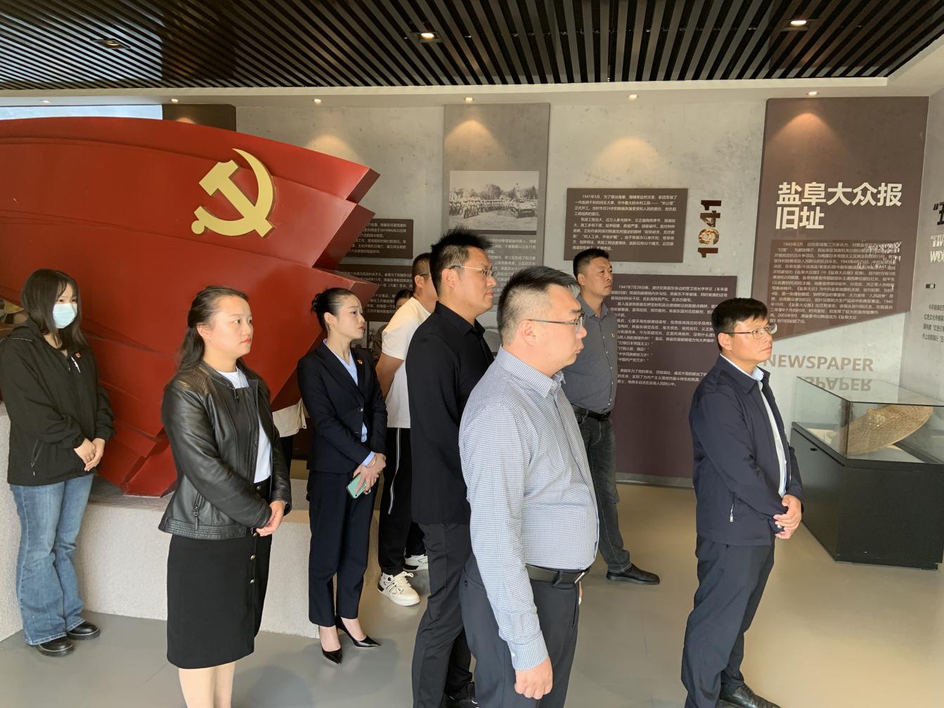 文旅公司黨支部開展黨性教育及志愿服務活動2.jpg